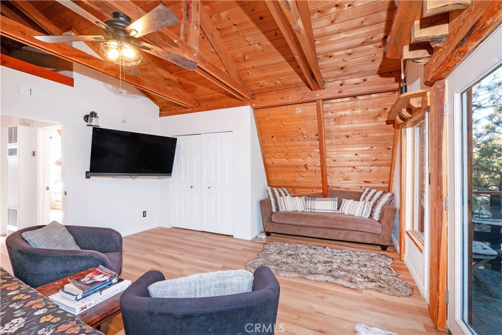 108 E Rainbow Property Photo 26