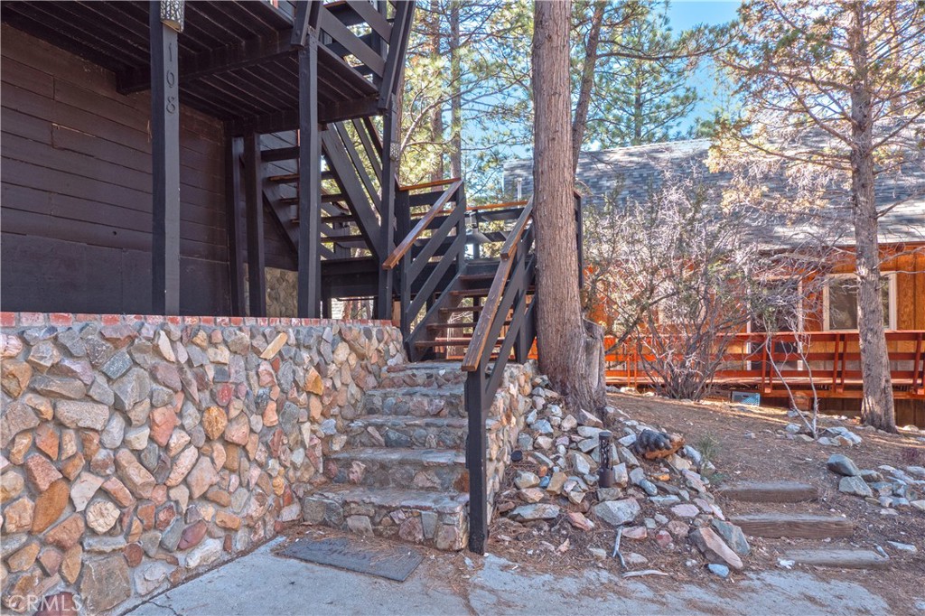 108 E Rainbow Property Photo 37