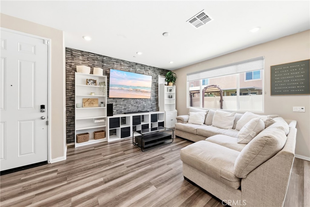 29133 Gardenia Property Photo 4