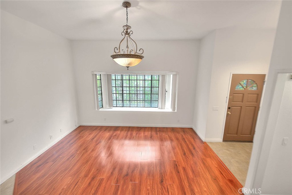 319 N Lincoln Apt A Property Photo 2