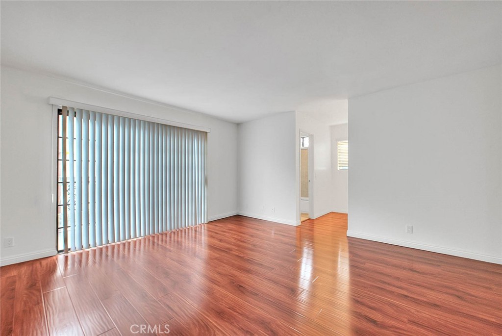 319 N Lincoln Apt A Property Photo 4