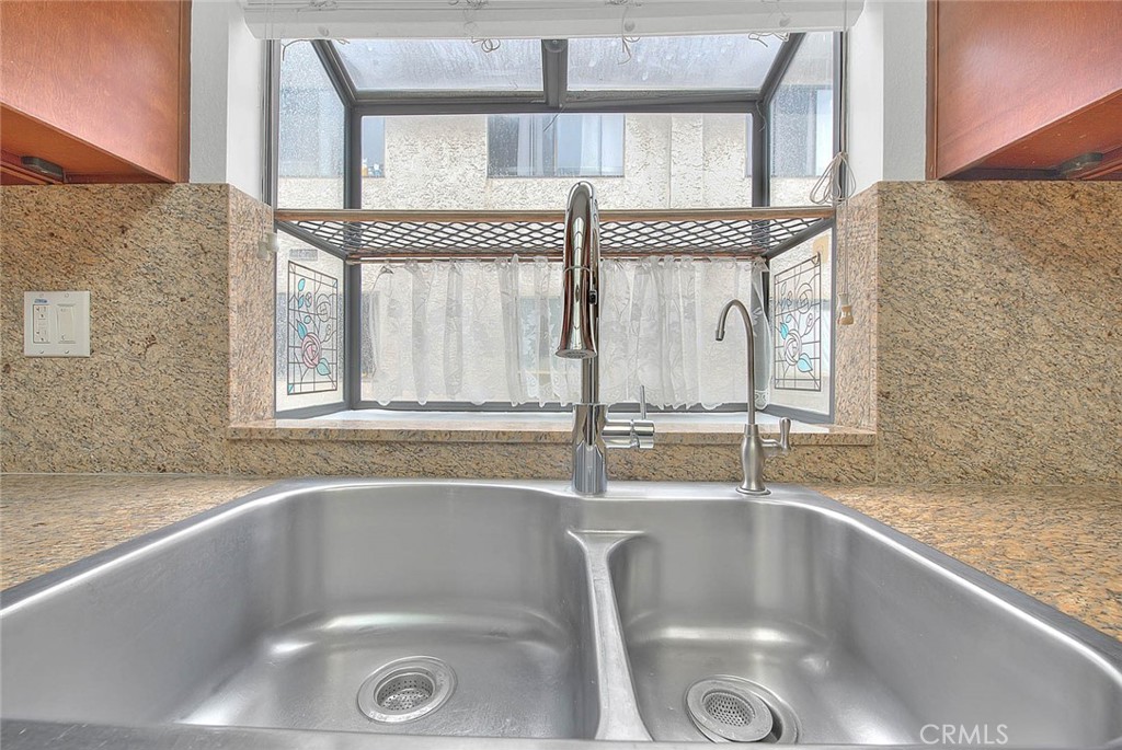 319 N Lincoln Apt A Property Photo 10
