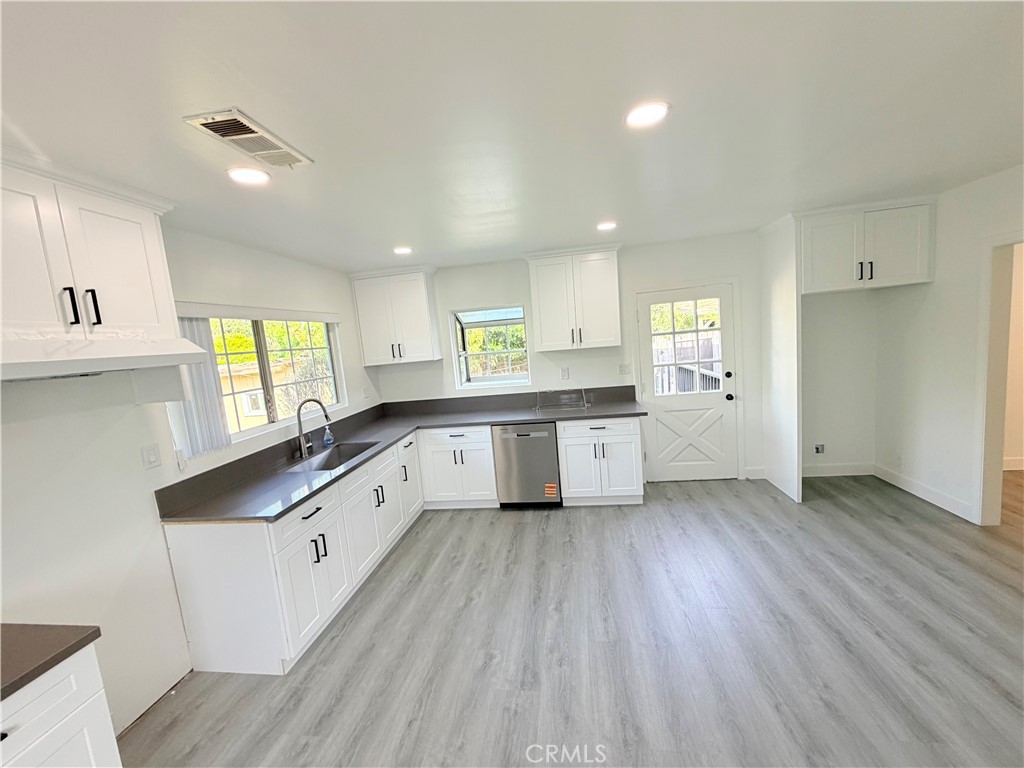 15459 Three Palms Street Property Photo 3