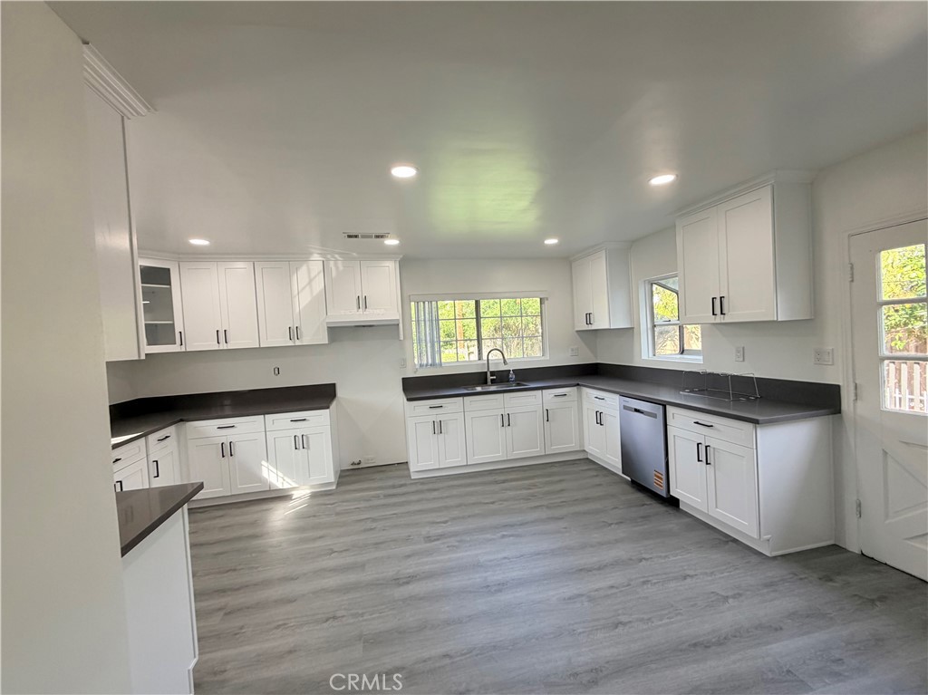 15459 Three Palms Street Property Photo 4