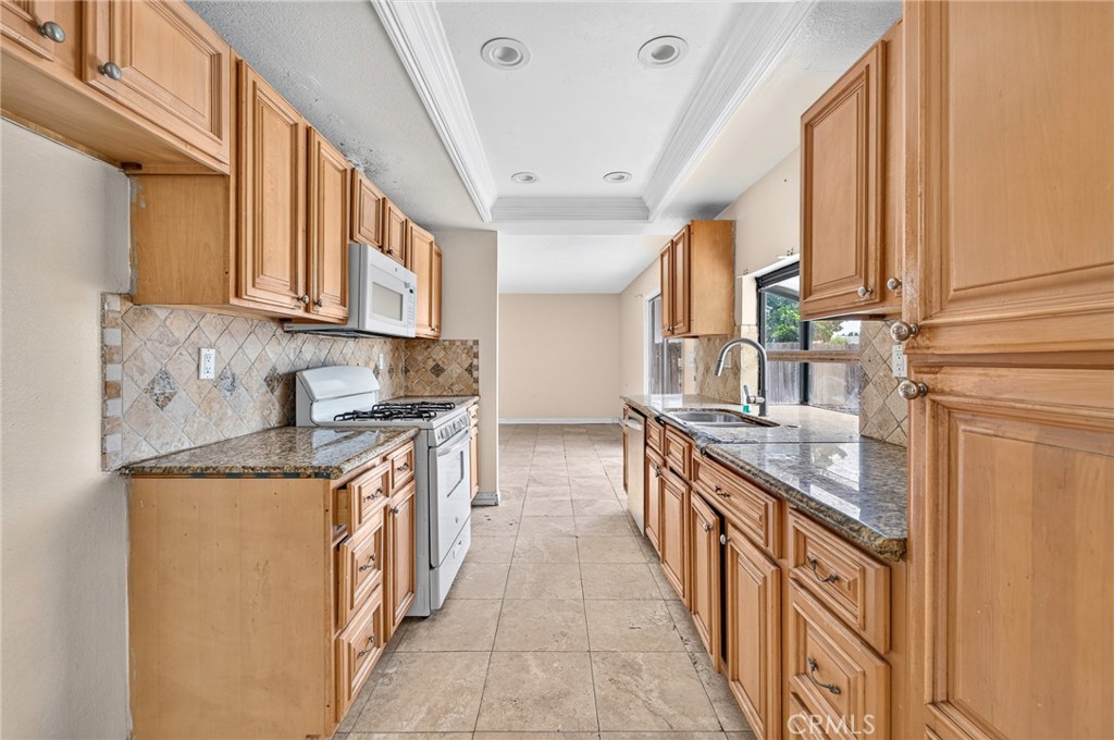 3947 Jose Court Property Photo 8