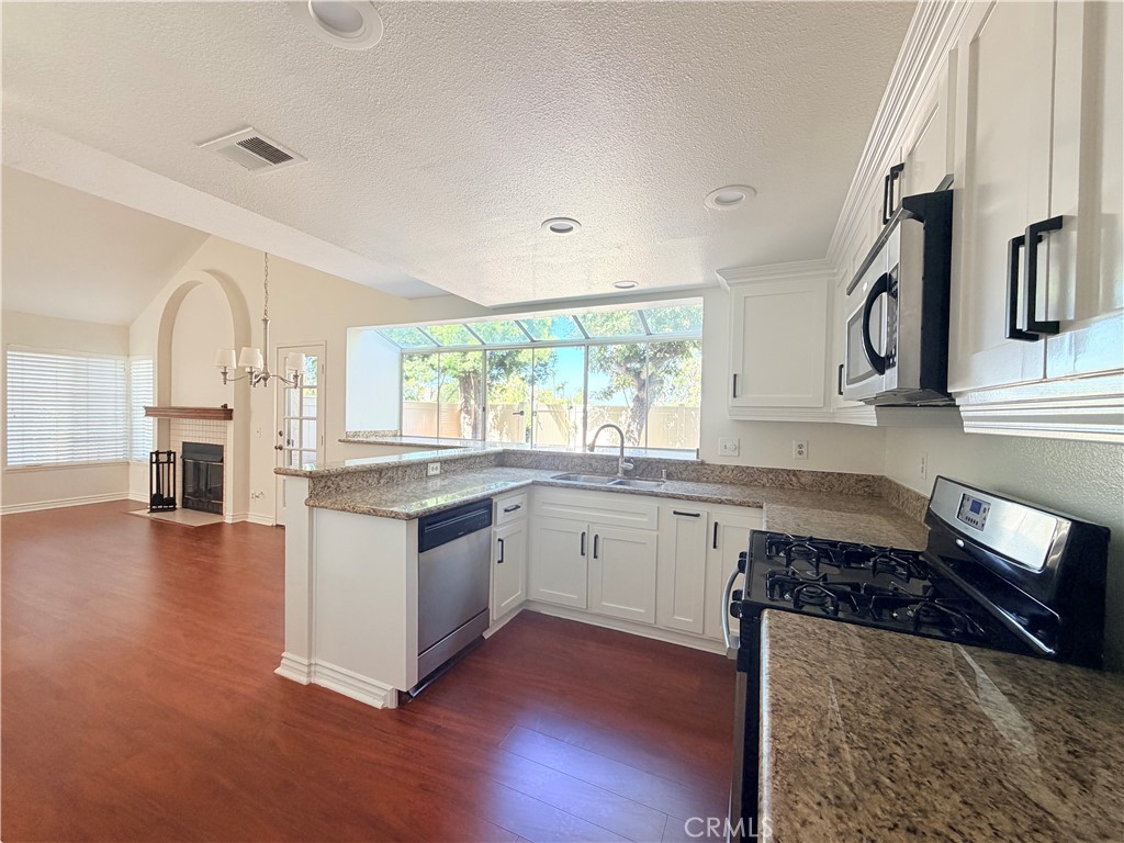 20751 E Crest Property Photo 7