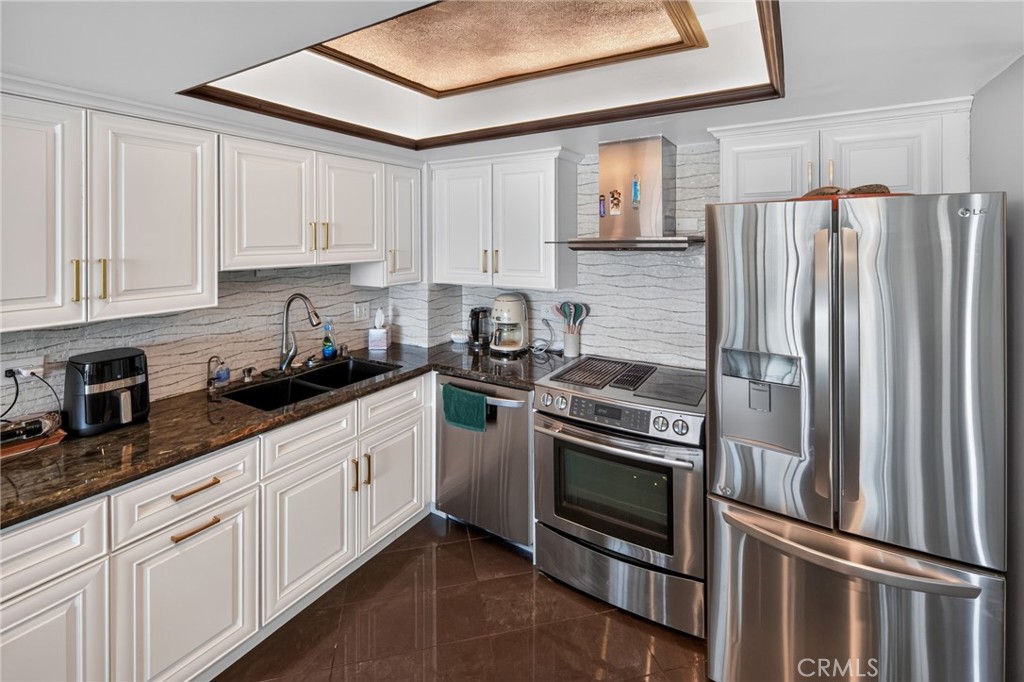 4944 Cass Street 1101 Property Photo 16