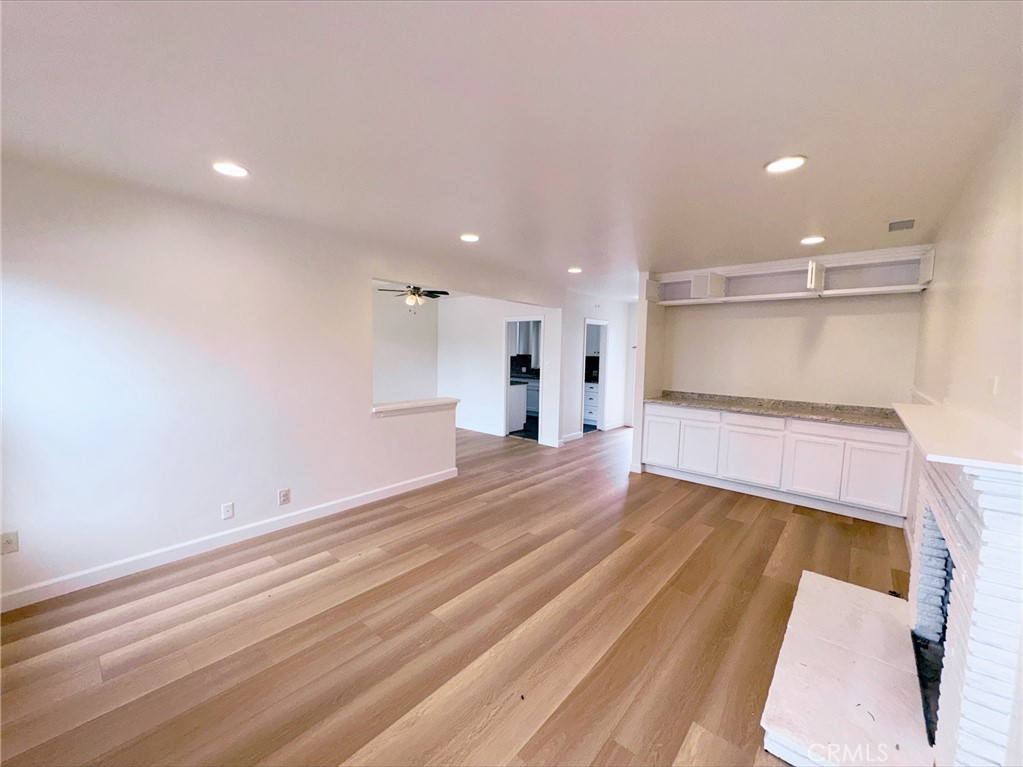 836 E Whitcomb Property Photo 6