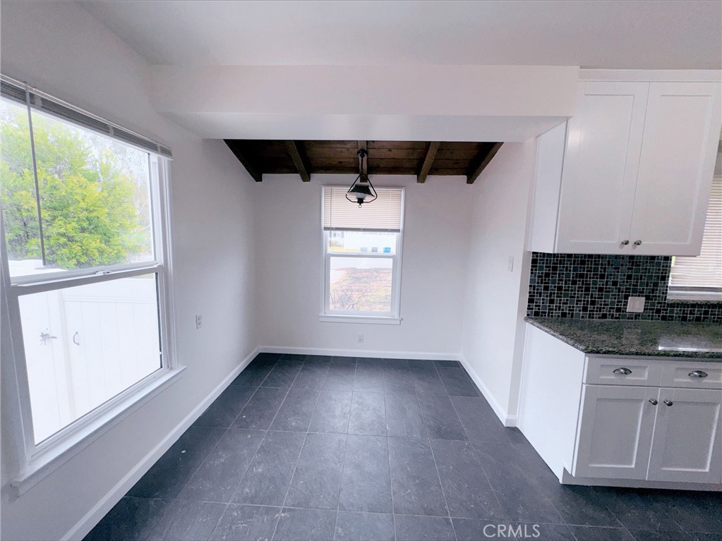 836 E Whitcomb Property Photo 9