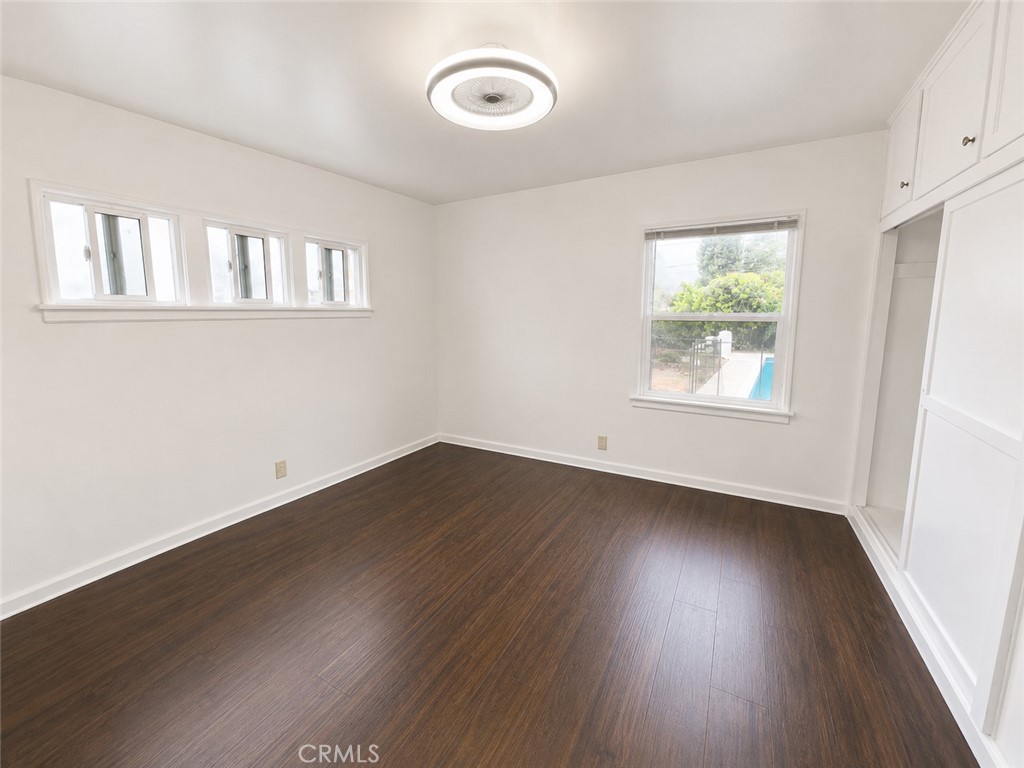 836 E Whitcomb Property Photo 17