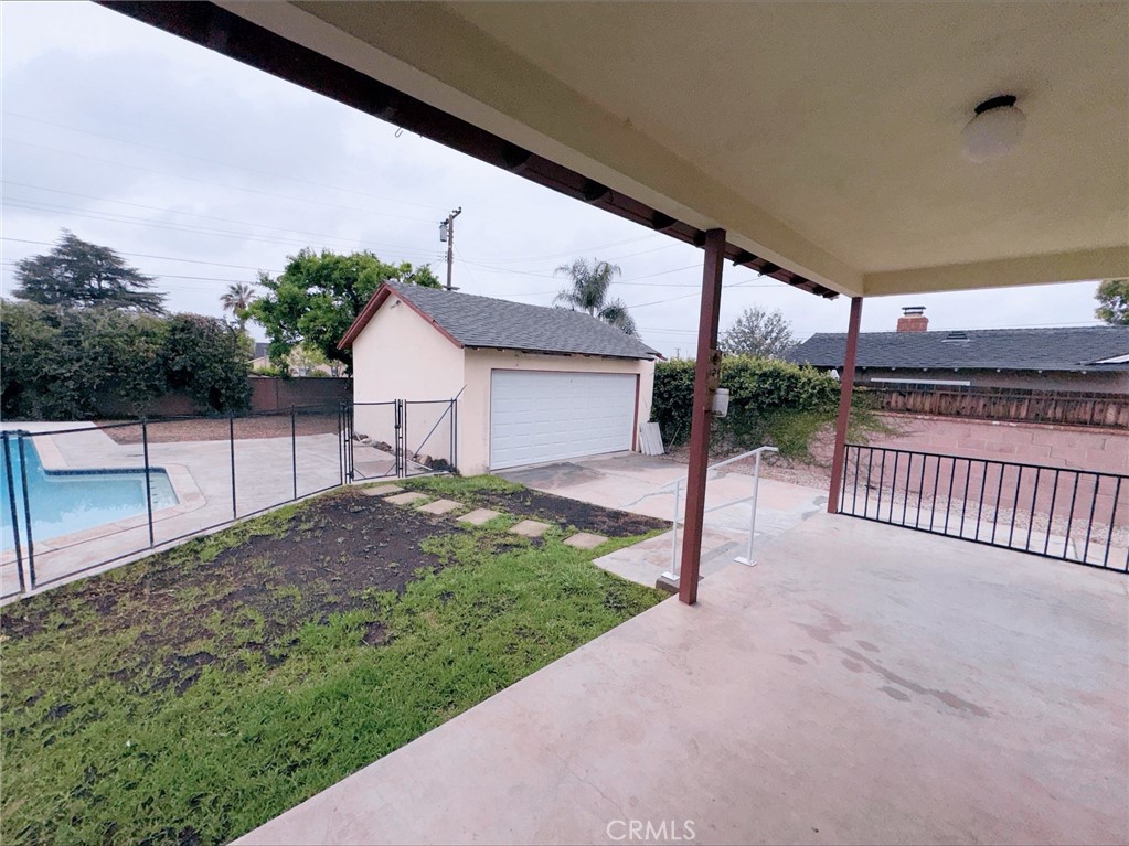 836 E Whitcomb Property Photo 23