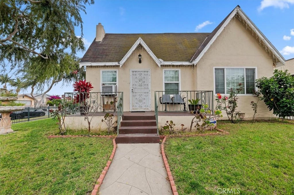 4074 Santa Ana Property Photo 1