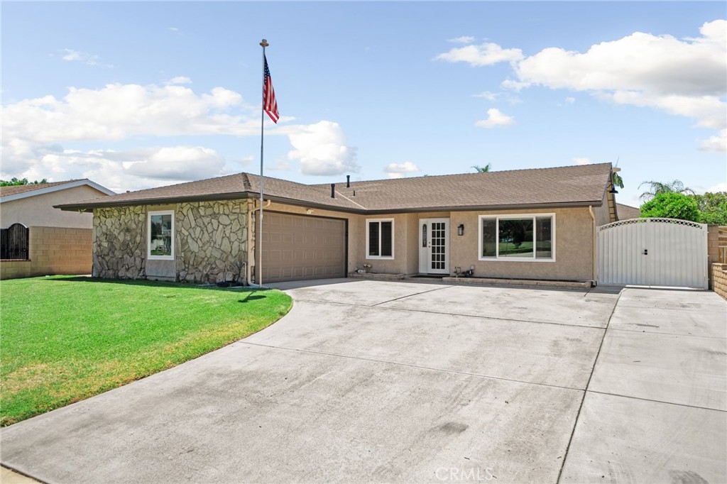 326 E Blue Jay Property Photo 4