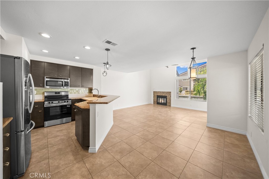 97 Fallingstar 56 Property Photo 11