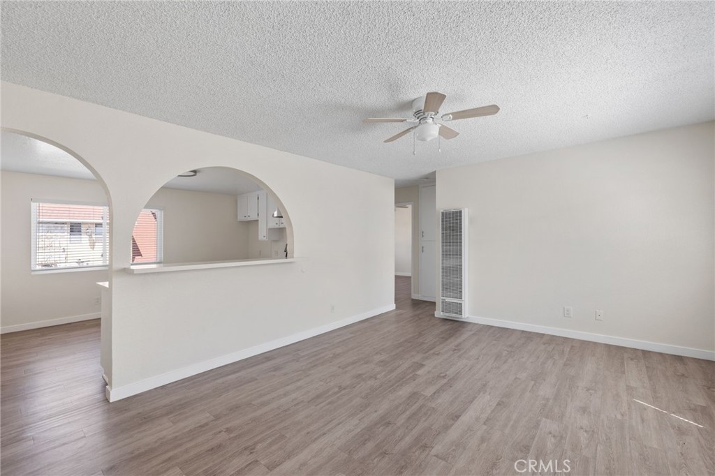 1423 W 158th Property Photo 6