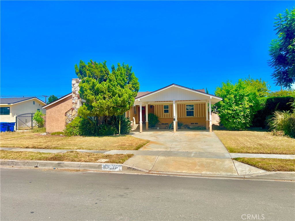 16527 Superior Property Photo 1