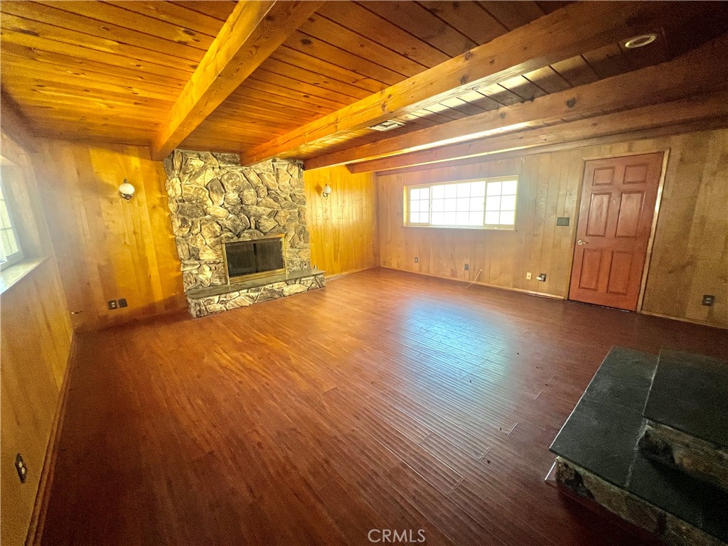 16527 Superior Property Photo 18