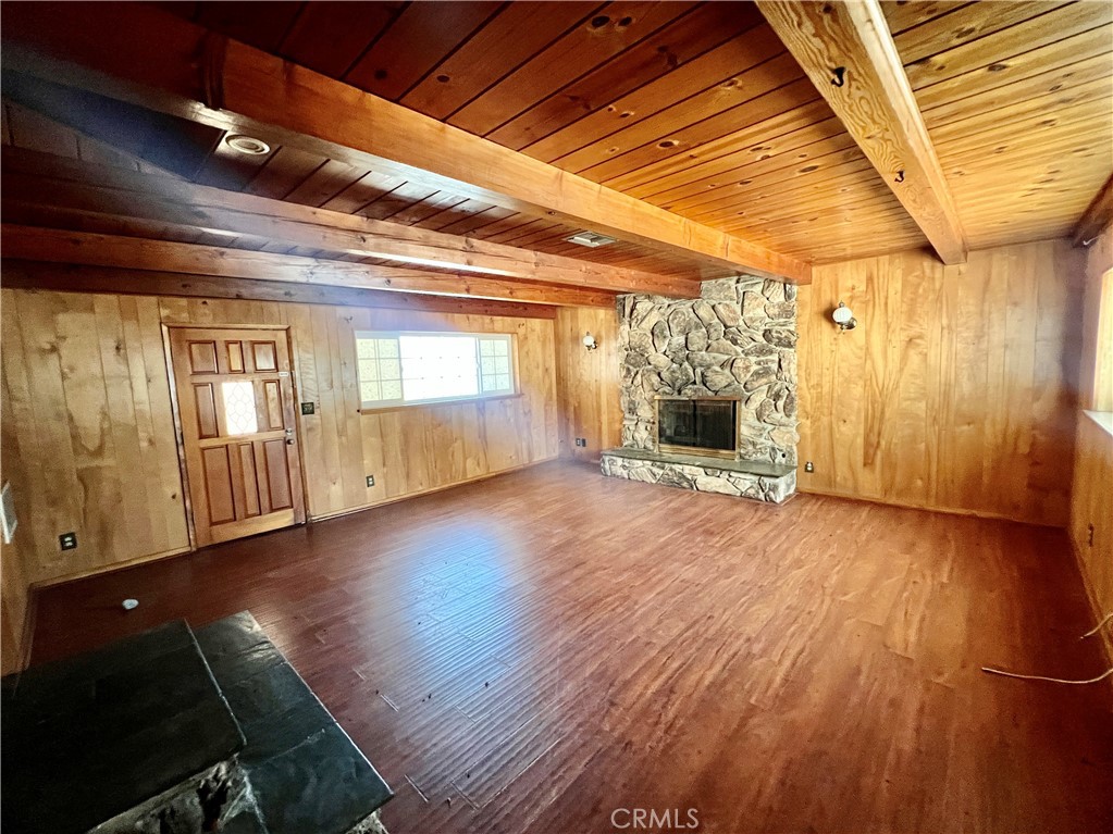 16527 Superior Property Photo 19
