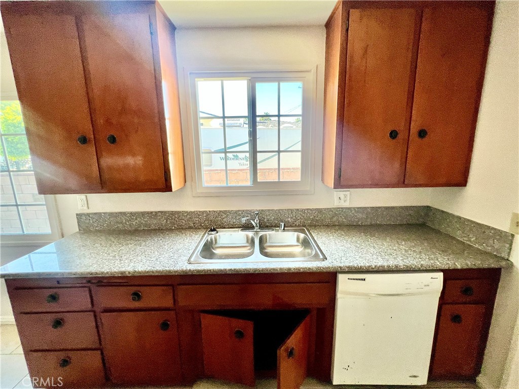 16527 Superior Property Photo 29