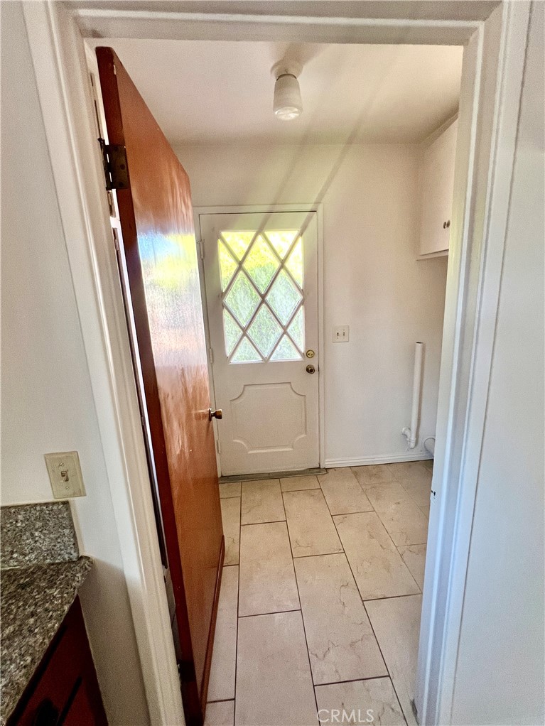16527 Superior Property Photo 32