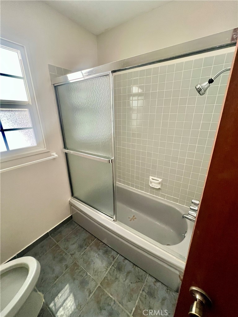 16527 Superior Property Photo 37