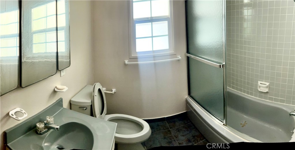 16527 Superior Property Photo 38