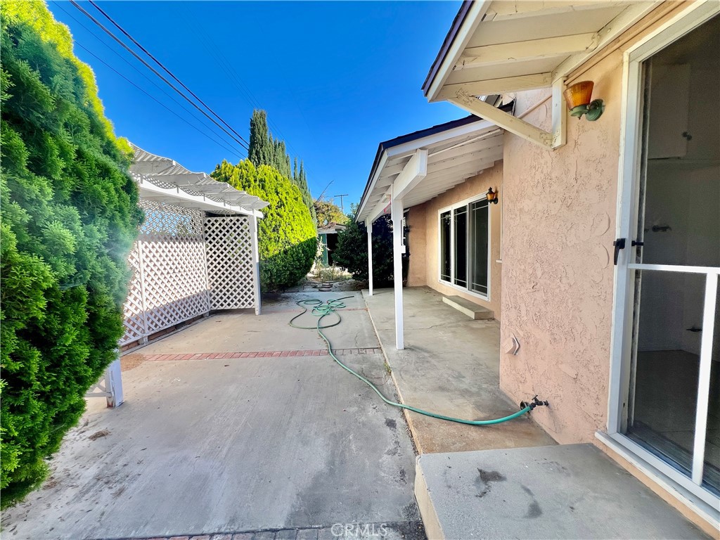 16527 Superior Property Photo 47