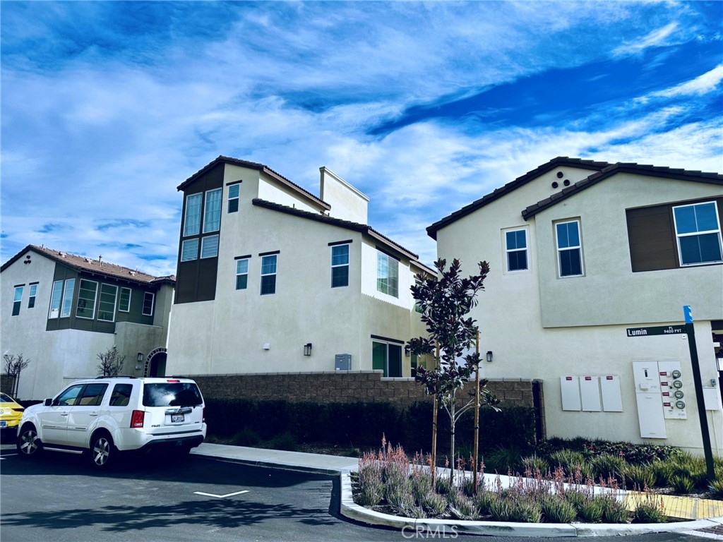 11052 Panoramic Property Photo 2