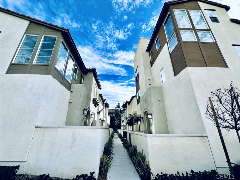 11052 Panoramic Property Photo 6