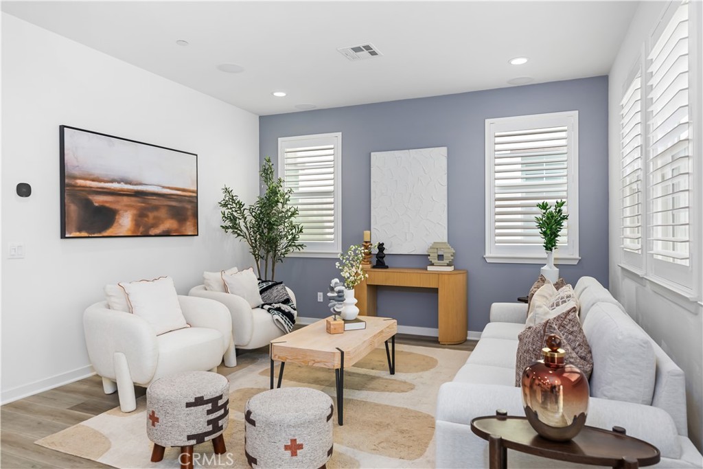11052 Panoramic Property Photo 9