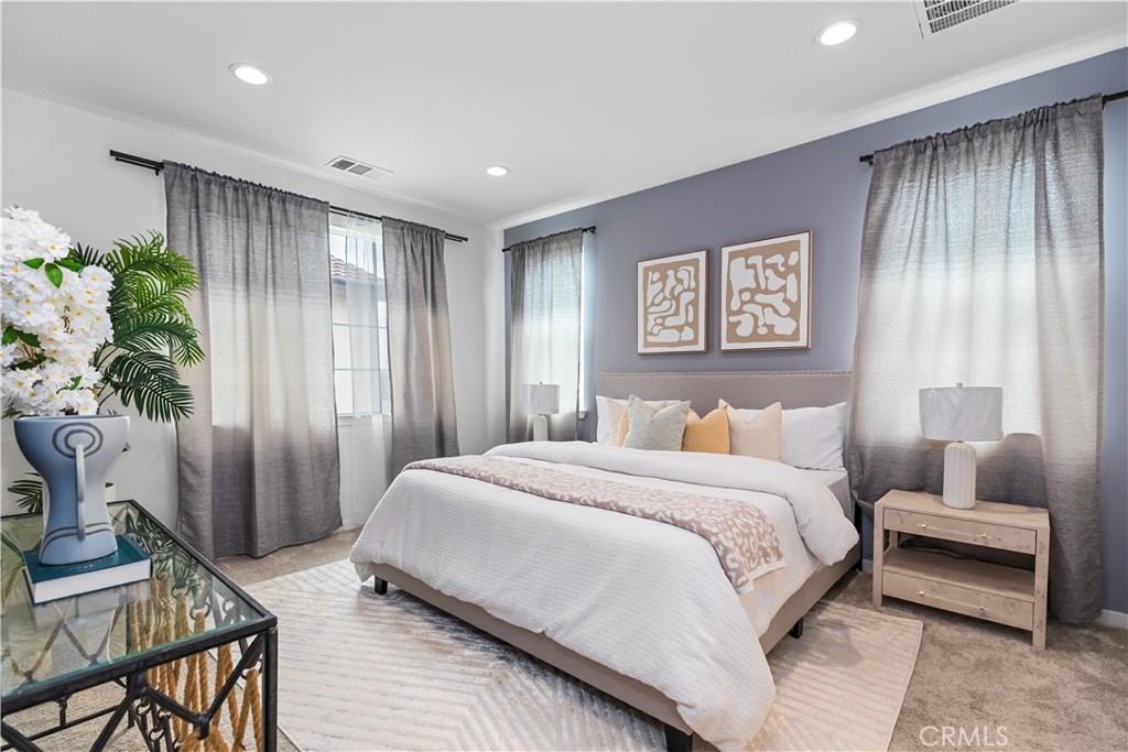 11052 Panoramic Property Photo 24