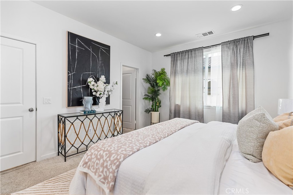 11052 Panoramic Property Photo 27
