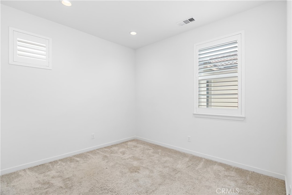 11052 Panoramic Property Photo 31