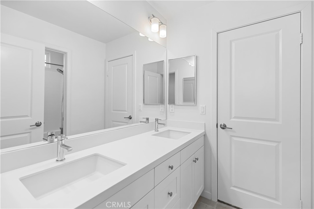 11052 Panoramic Property Photo 36