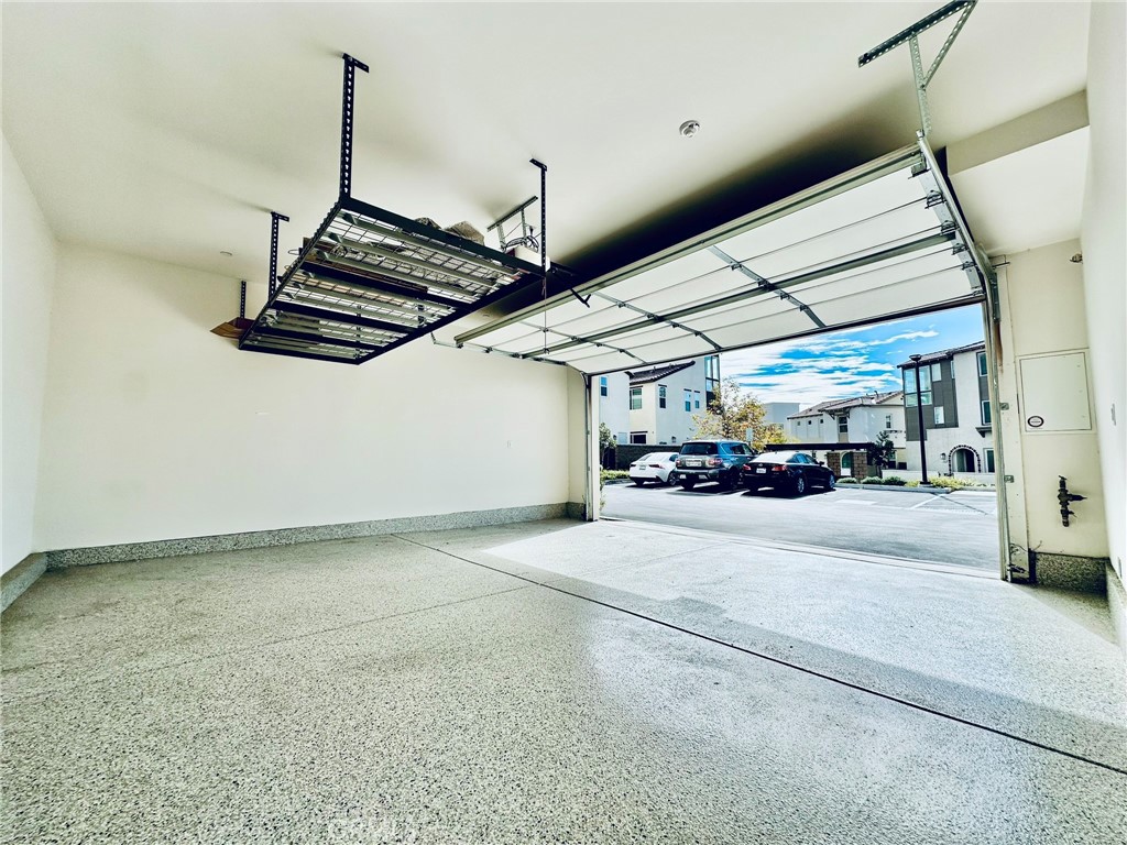11052 Panoramic Property Photo 58