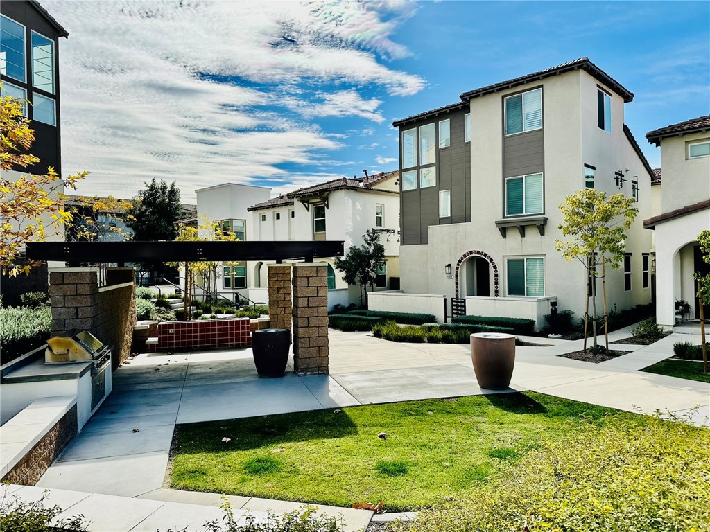 11052 Panoramic Property Photo 63