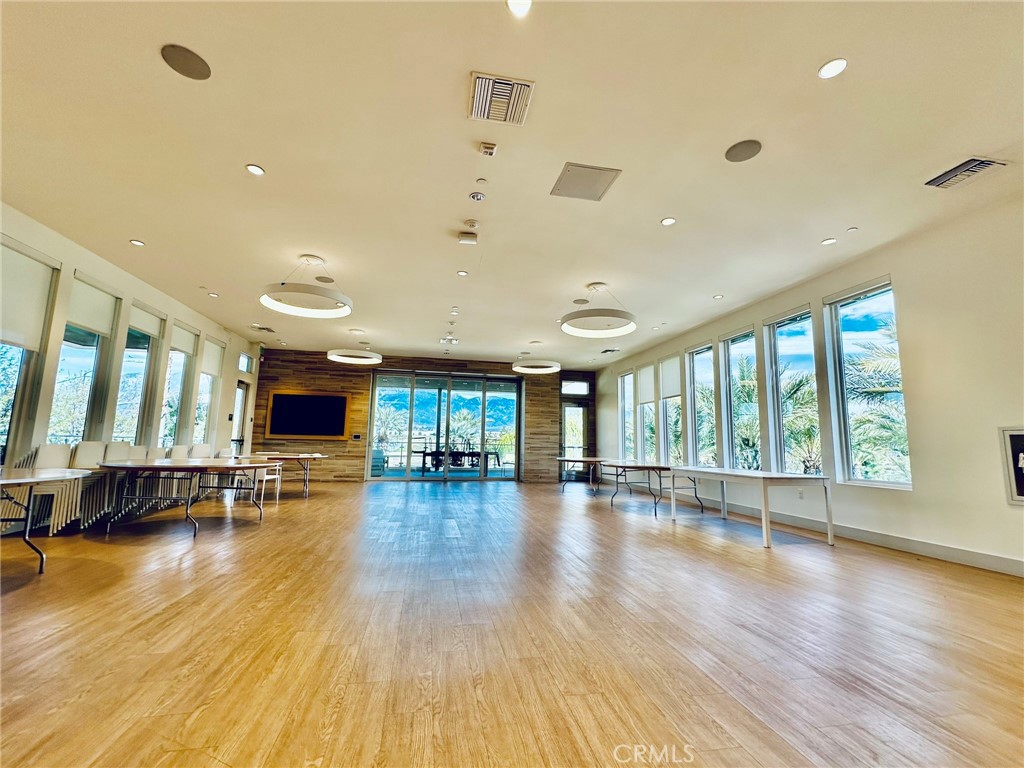 11052 Panoramic Property Photo 73