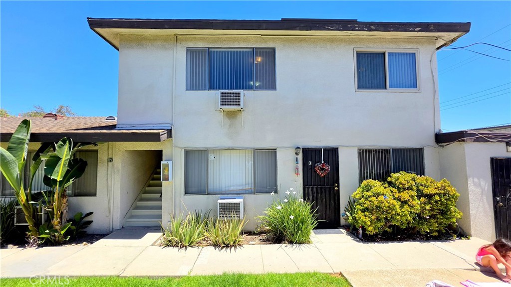 1086 Springfield Street D Property Photo 1