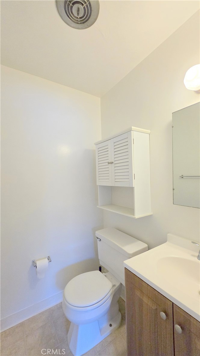 1086 Springfield Street D Property Photo 15