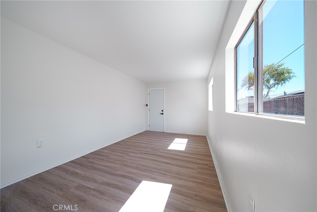 405 W 1st Property Photo 14