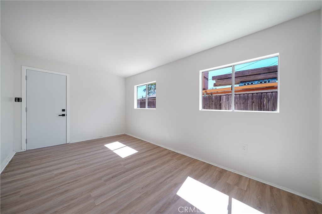 405 W 1st Property Photo 15