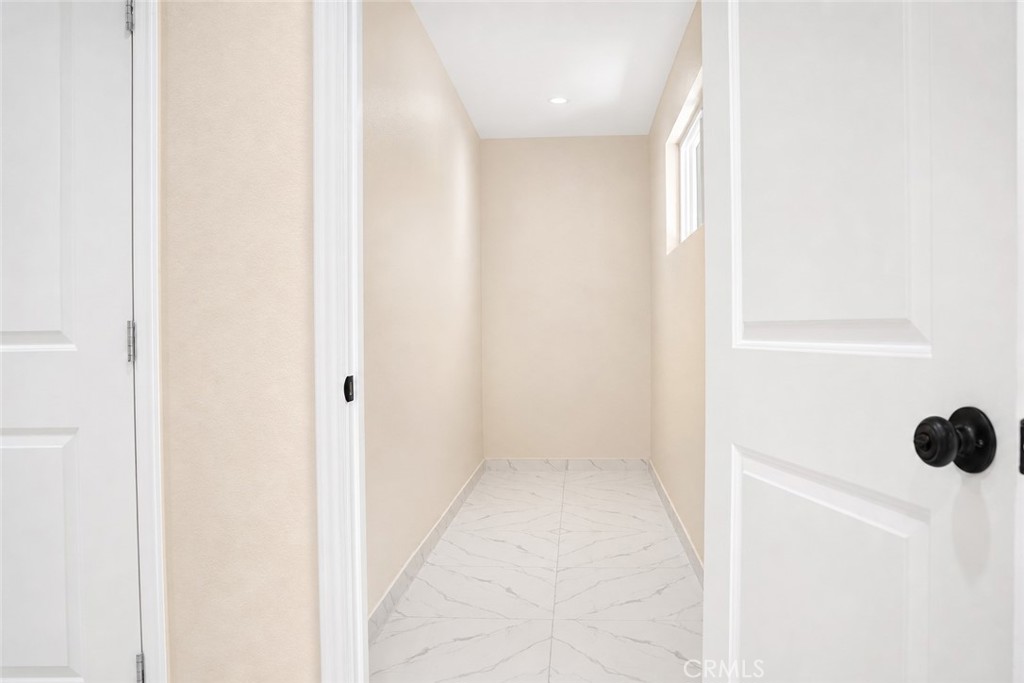 1387 W Francis Property Photo 13