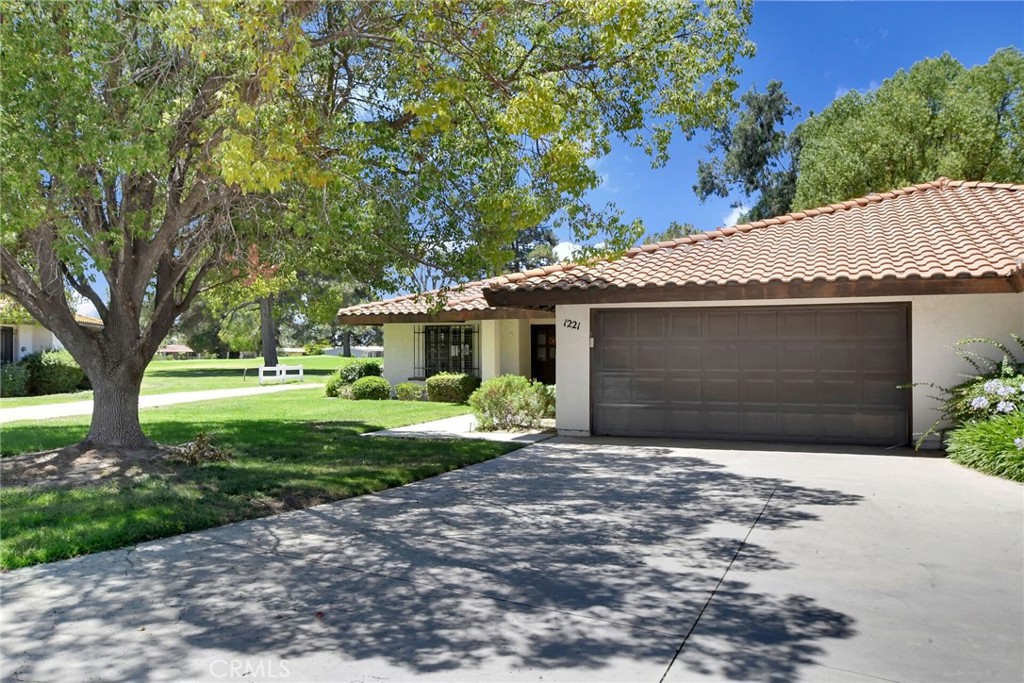 1221 Seven Hills Drive Property Photo 1