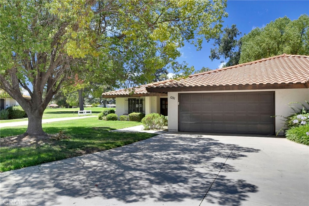 1221 Seven Hills Drive Property Photo 1