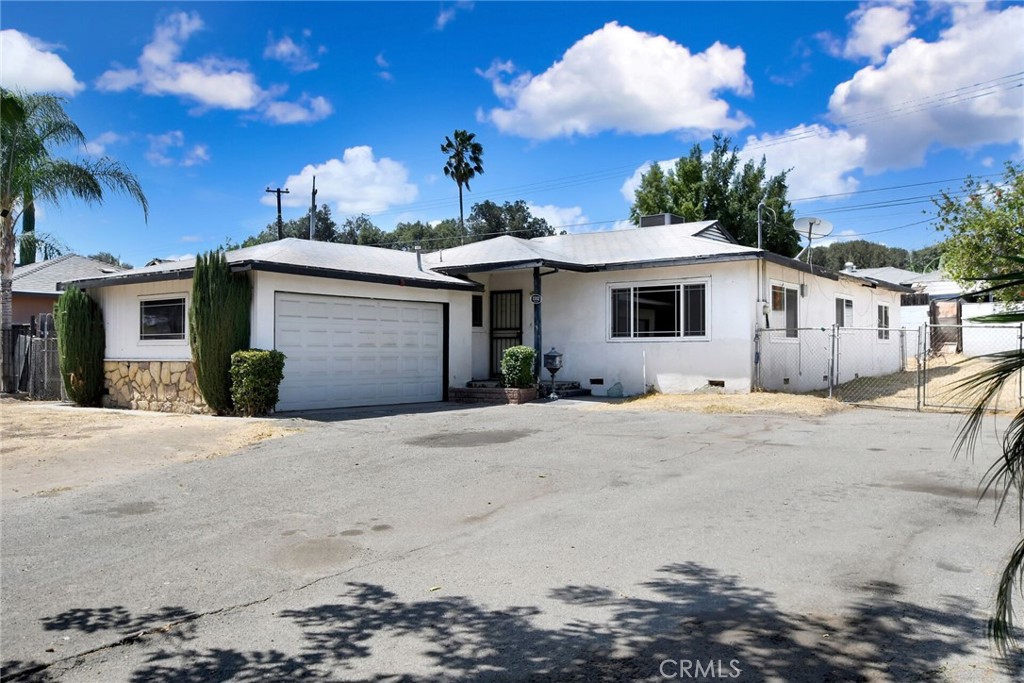 1552 W Evans Property Photo 1