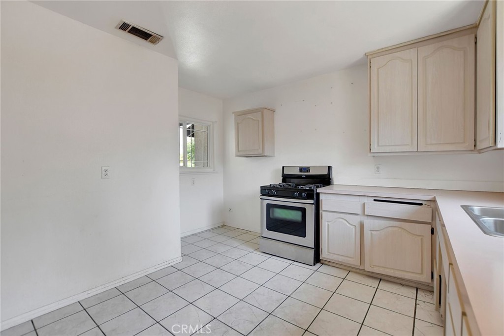 1552 W Evans Property Photo 12