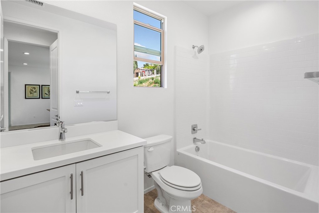 816 Francesca Property Photo 5