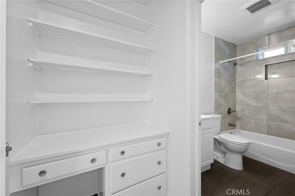 2593 Amherst Property Photo 16
