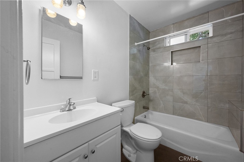 2593 Amherst Property Photo 17