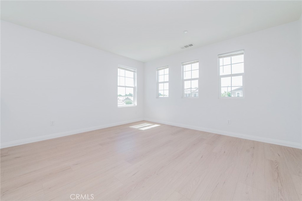 2834 E Murdock Property Photo 11